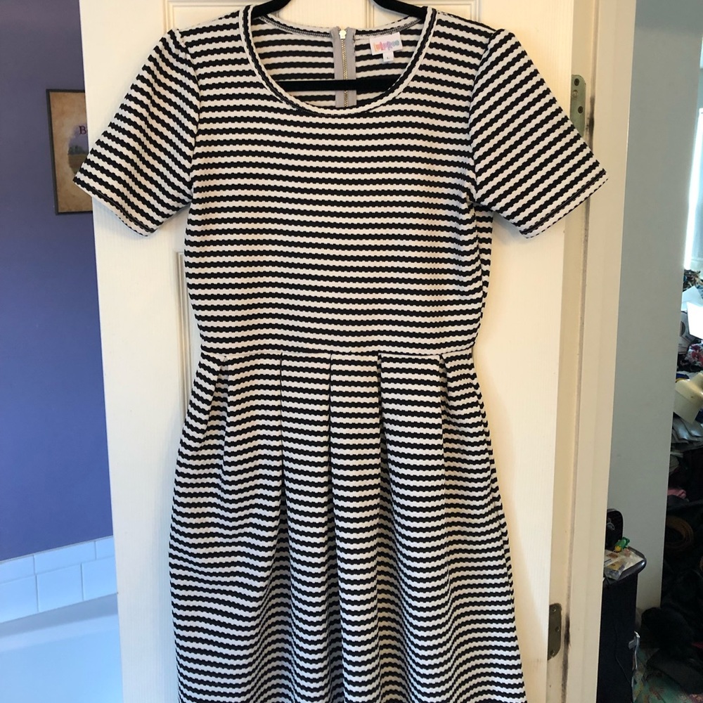 LuLaRoe Amelia Dress